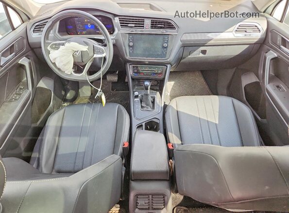 3VVNB7AX9PM028991 2023 VOLKSWAGEN TIGUAN White Dashboard view