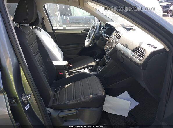 3VVRB7AX2RM054529 2024 VOLKSWAGEN TIGUAN Gray Вид салону спереду