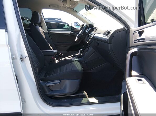 3VVRB7AX5PM047104 2023 VOLKSWAGEN TIGUAN White Vista interior delantera