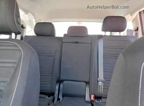 3VVRB7AX9RM153073 2024 VOLKSWAGEN TIGUAN Silver Vista de los asientos traseros