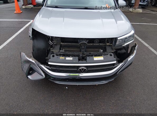 3VVRX7B23NM031856 2022 VOLKSWAGEN TAOS Silver Вид спереду