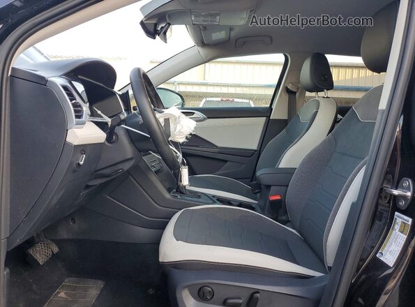 3VVSC7B21TM007520 2026 VOLKSWAGEN TAOS Черный Вид салона спереди