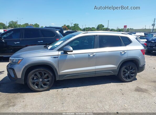 3VVSX7B29RM004751 2024 VOLKSWAGEN TAOS Gray Widok wnętrza z tyłu