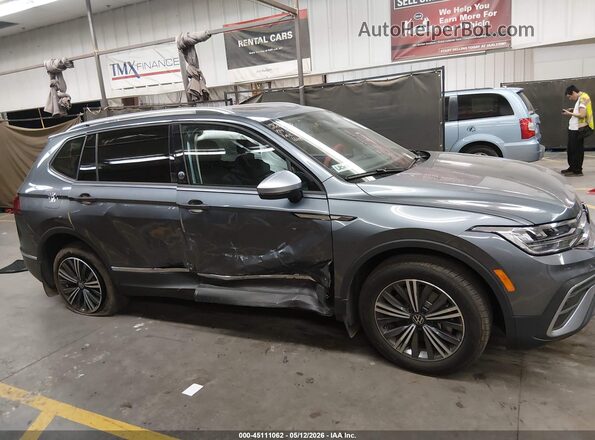 3VVTB7AX8RM226648 2024 VOLKSWAGEN TIGUAN Gray Սալոնի հետևի տեսք