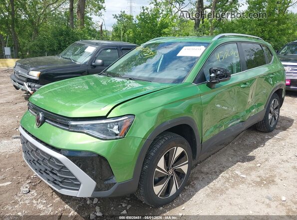 3VVVC7B20SM034543 2025 VOLKSWAGEN TAOS Green Դիմացի տեսք