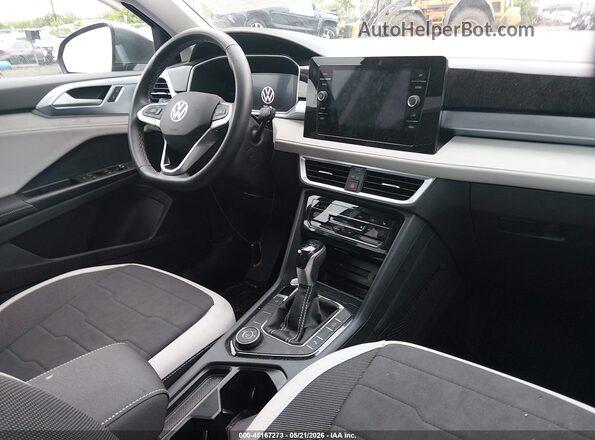 3VVVC7B27SM038167 2025 VOLKSWAGEN TAOS Gray Widok wnętrza z przodu