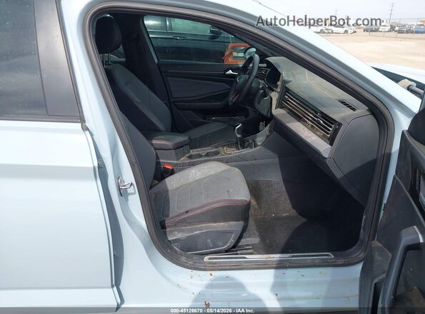 3VW1M7BU6TM018745 2026 VOLKSWAGEN JETTA Light Blue Vista interior delantera
