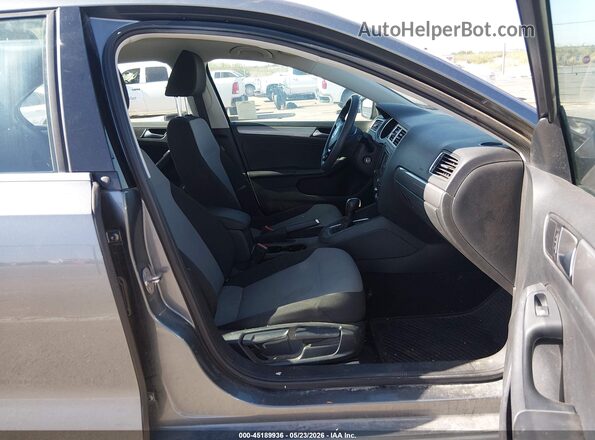 3VW2B7AJ0HM344680 2017 VOLKSWAGEN JETTA Gray Вид салону спереду