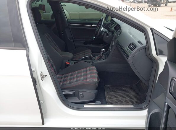 3VW447AU7HM018419 2017 VOLKSWAGEN GOLF White Вид салону спереду