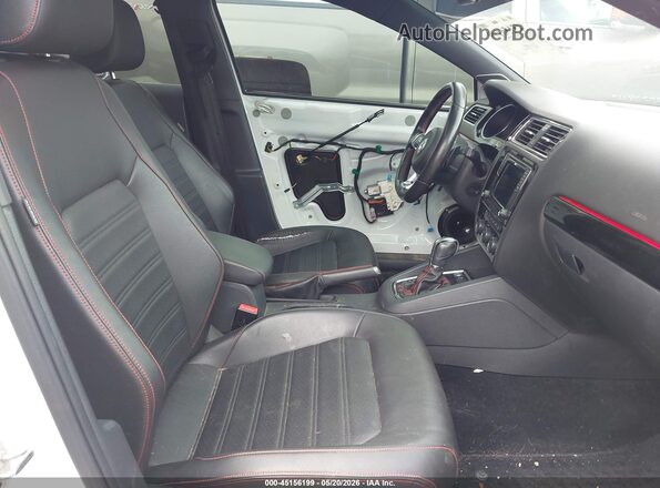 3VW4T7AJ6JM204922 2018 VOLKSWAGEN JETTA Белый Вид салона спереди