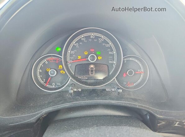 3VW517AT7HM813782 2017 VOLKSWAGEN BEETLE Черный Вид щитка приборов