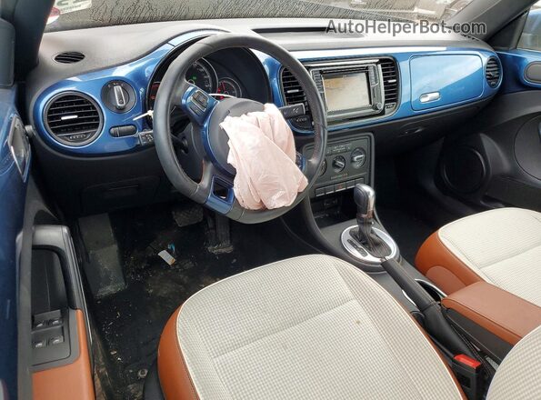 3VW517AT7HM816357 2017 VOLKSWAGEN BEETLE Blue Widok deski rozdzielczej