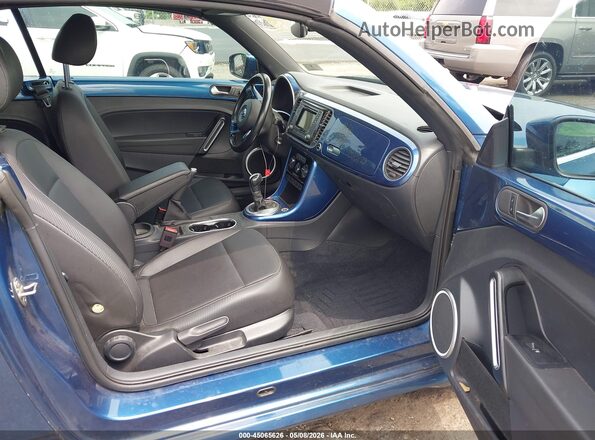 3VW517AT8HM822975 2017 VOLKSWAGEN BEETLE Blue Widok wnętrza z przodu
