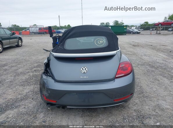 3VW5DAAT2JM502240 2018 VOLKSWAGEN BEETLE Gray 