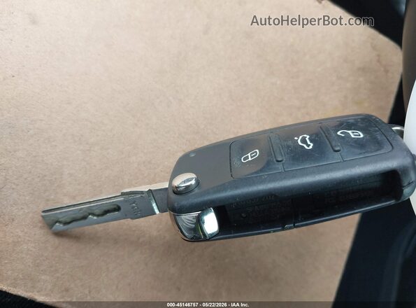 3VW5DAAT2JM502240 2018 VOLKSWAGEN BEETLE Gray 