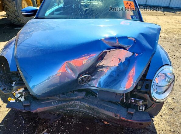 3VW5DAAT2KM506533 2019 VOLKSWAGEN BEETLE Blue 