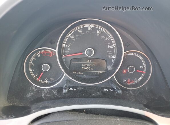 3VW5DAAT6JM503262 2018 VOLKSWAGEN BEETLE Green Սարքավորումների վահանակի տեսք