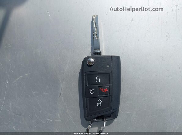 3VW5X7BU6SM070710 2025 VOLKSWAGEN JETTA White Առջևի վահանակի տեսք
