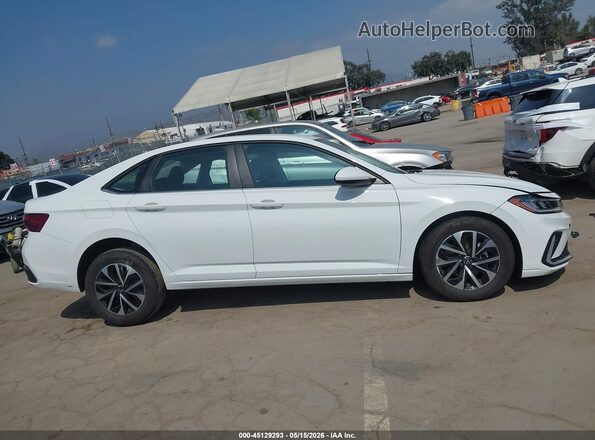 3VW5X7BU6SM070710 2025 VOLKSWAGEN JETTA White Սալոնի հետևի տեսք
