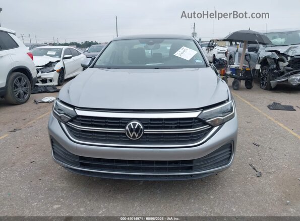 3VW7M7BU0PM028879 2023 VOLKSWAGEN JETTA Серебряный Вид панели приборов
