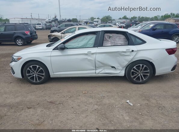 3VWBM7BU9RM079715 2024 VOLKSWAGEN JETTA White Սալոնի հետևի տեսք