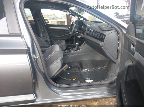 3VWBW7BU2TM027568 2026 VOLKSWAGEN JETTA Silver წინა სალონის ხედი