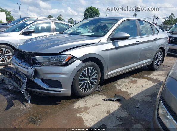 3VWC57BU1MM064488 2021 VOLKSWAGEN JETTA Silver წინა მარცხენა ხედი სამი მეოთხედიდან
