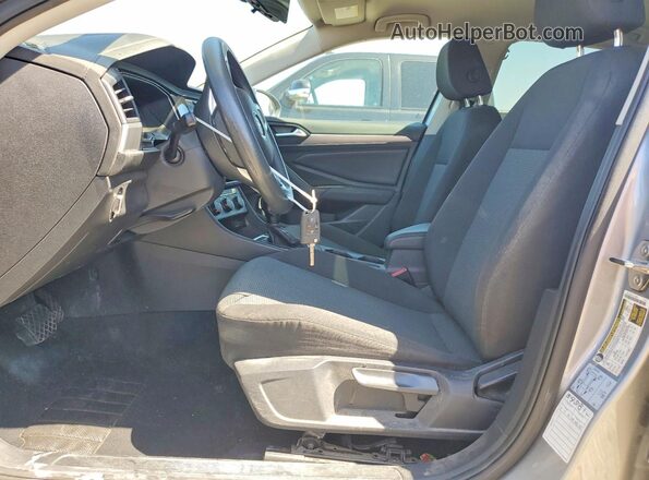 3VWC57BU2MM005756 2021 VOLKSWAGEN JETTA Silver Вид салону спереду