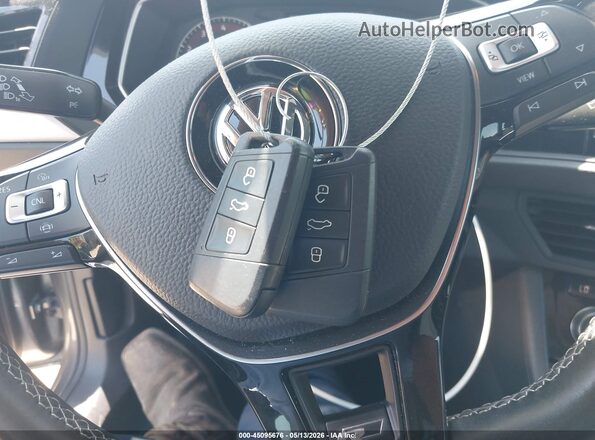 3VWC57BU8KM033719 2019 VOLKSWAGEN JETTA Gray Widok deski rozdzielczej