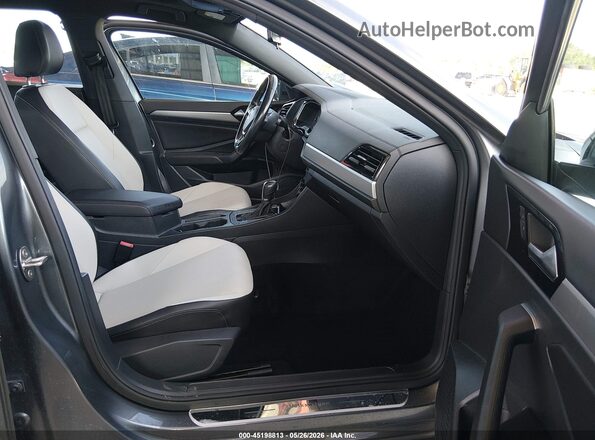 3VWC57BU9KM079883 2019 VOLKSWAGEN JETTA Gray Front interior view