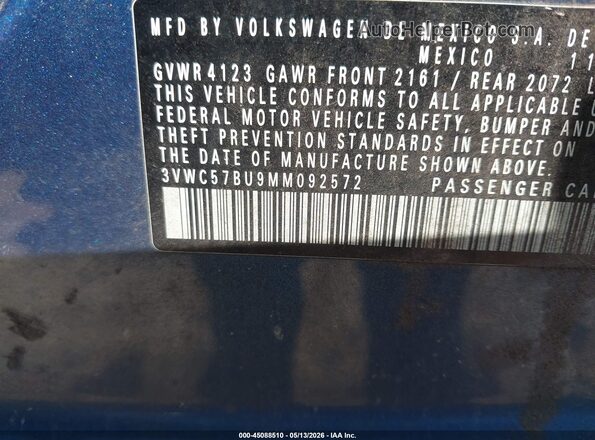 3VWC57BU9MM092572 2021 VOLKSWAGEN JETTA Blue Vista del compartimento del motor