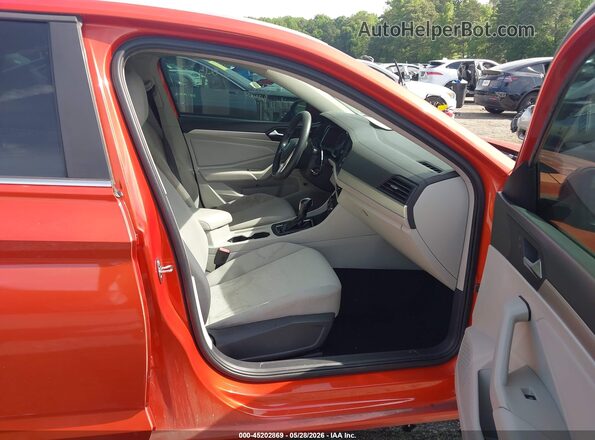 3VWCB7BU8KM174699 2019 VOLKSWAGEN JETTA Orange Вид салону спереду