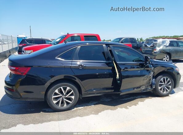 3VWCM7BU8NM024722 2022 VOLKSWAGEN JETTA Black Widok wnętrza z tyłu