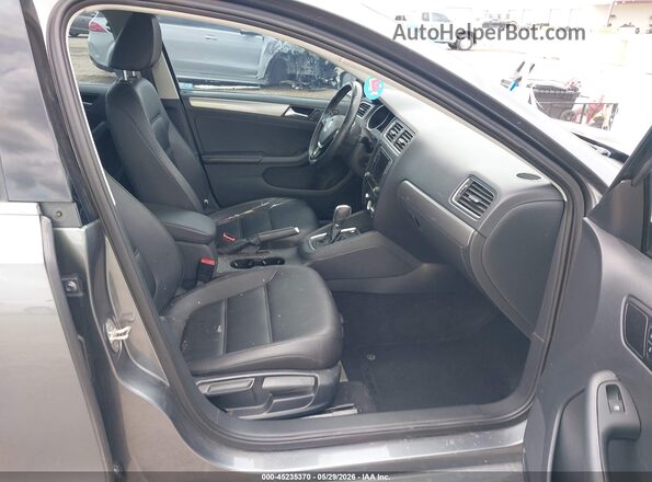 3VWDB7AJ0HM270217 2017 VOLKSWAGEN JETTA Gray Вид салону спереду