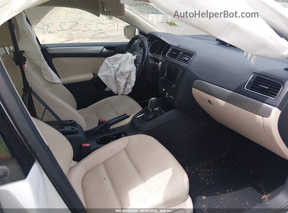 3VWDB7AJ5HM375142 2017 VOLKSWAGEN JETTA White წინა სალონის ხედი