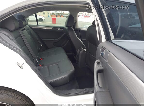 3VWDB7AJ6JM228690 2018 VOLKSWAGEN JETTA White Vista de la etiqueta del VIN