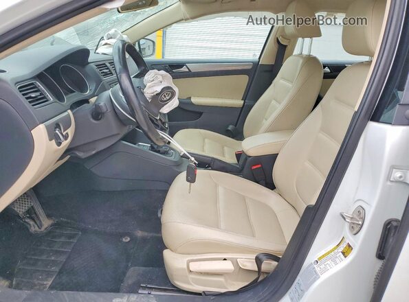 3VWDB7AJ8JM213317 2018 VOLKSWAGEN JETTA White 