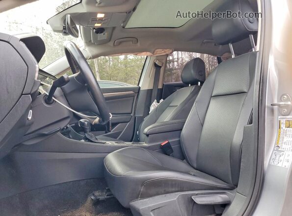 3VWE57BU1MM032164 2021 VOLKSWAGEN JETTA Silver წინა სალონის ხედი