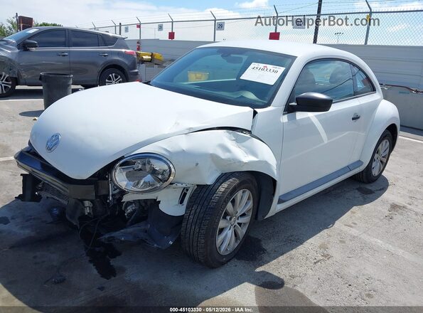 3VWF17AT0HM614285 2017 VOLKSWAGEN BEETLE White Front view