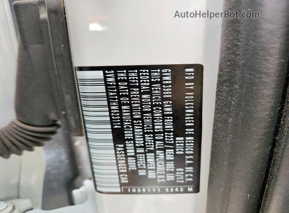 3VWF17AT7HM623114 2017 VOLKSWAGEN BEETLE White Vista del compartimento del motor