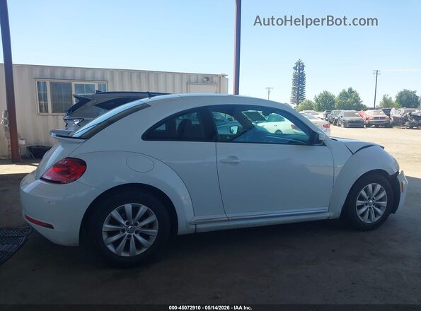 3VWFD7AT9KM711371 2019 VOLKSWAGEN BEETLE White Rear interior view