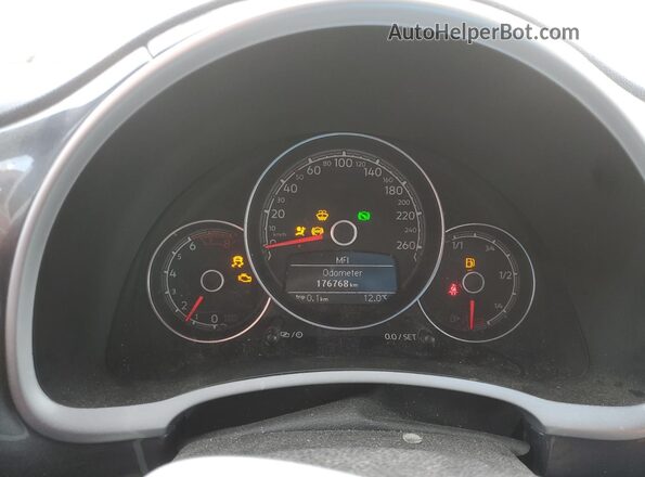 3VWJ17AT0HM632828 2017 VOLKSWAGEN BEETLE Gray 