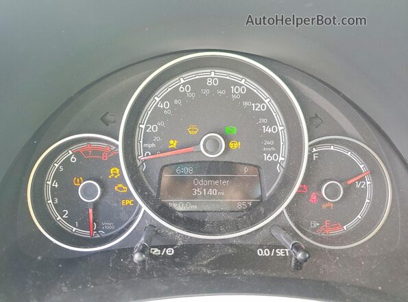 3VWJD7AT4JM713117 2018 VOLKSWAGEN BEETLE White 