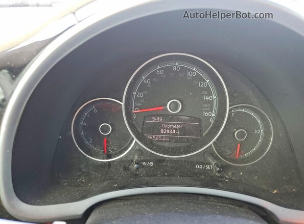 3VWJD7AT4JM713263 2018 VOLKSWAGEN BEETLE Черный 