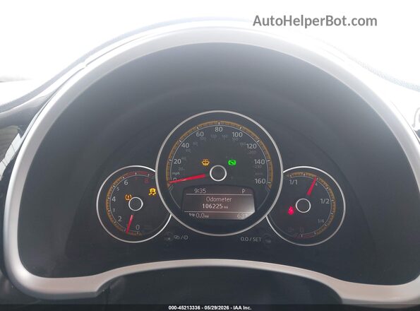 3VWSD7AT7JM711866 2018 VOLKSWAGEN BEETLE Black Vista de los asientos traseros