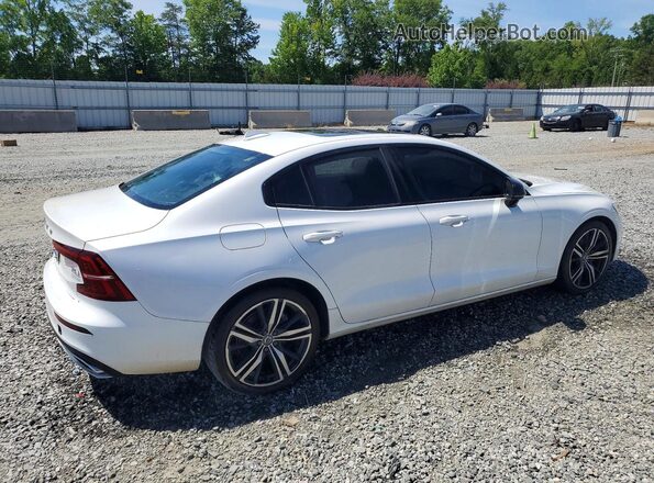 7JR102FM9MG092489 2021 VOLVO S60 White Delantero derecho