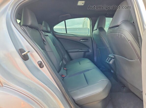 JTHP6JBH7R2193351 2024 LEXUS UX Silver Շարժիչի բաժամունքի տեսք