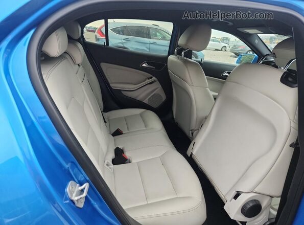 WDCTG4GBXGJ188449 2016 MERCEDES-BENZ GLA Blue ძრავის განყოფილების ხედი