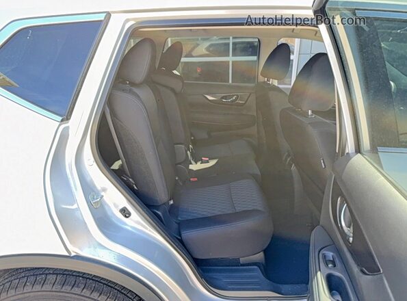 5N1AT2MV9JC845437 2018 NISSAN ROGUE Silver 