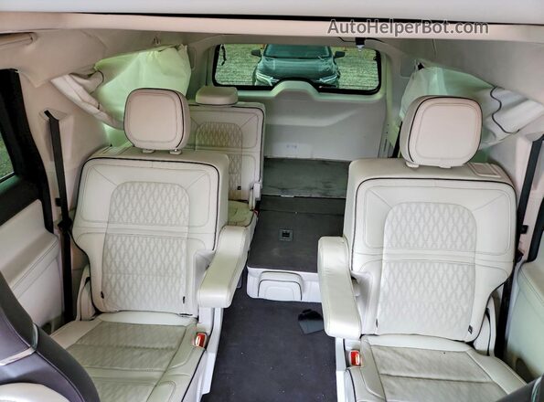 5LMJJ3TT9NEL13110 2022 LINCOLN NAVIGATOR Black 